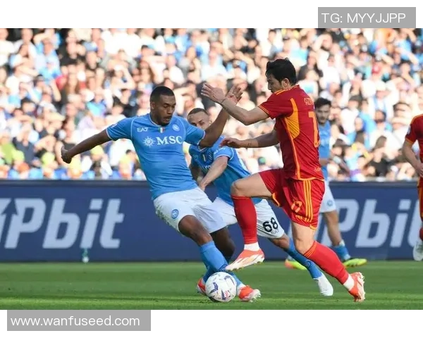 世界杯焦点战：拜仁与那不勒斯0比0平局乌龙球瞬间引发全场热议