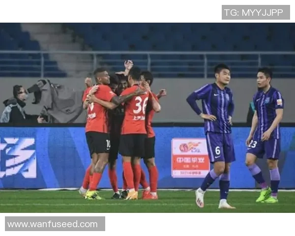 赛后分析：上海足球队与重庆足球队的比赛节奏与战术对比探讨