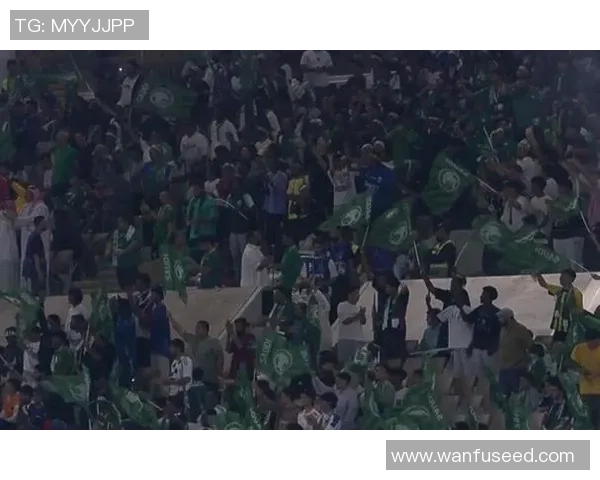 那不勒斯狂胜热刺六比二红牌事件引发全场热议与争议