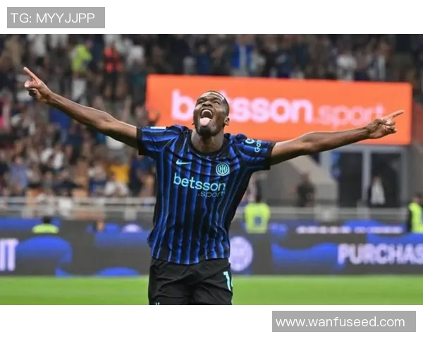 国王杯曼联大胜国米五球狂潮神扑引发争议判罚全场沸腾