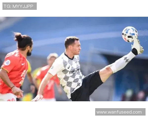 中超激战阿森纳与热刺战成平局补时进球引发全场狂欢与转会传闻交织