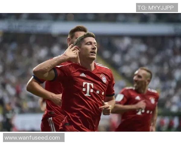 世界杯精彩瞬间莱比锡大胜里昂莱万帽子戏法点燃全场激情